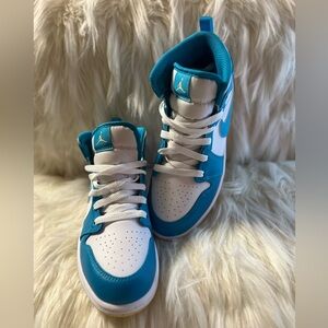 Jordan 1 mids youth